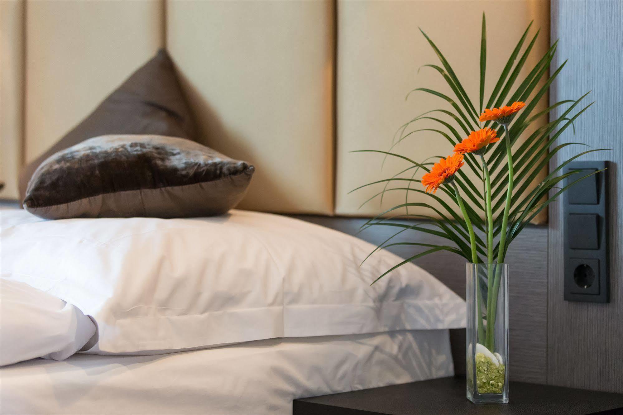 Hotel Cult Frankfurt 4*